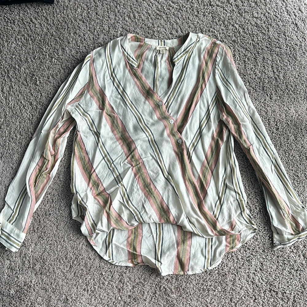 High low blouse with button details in front